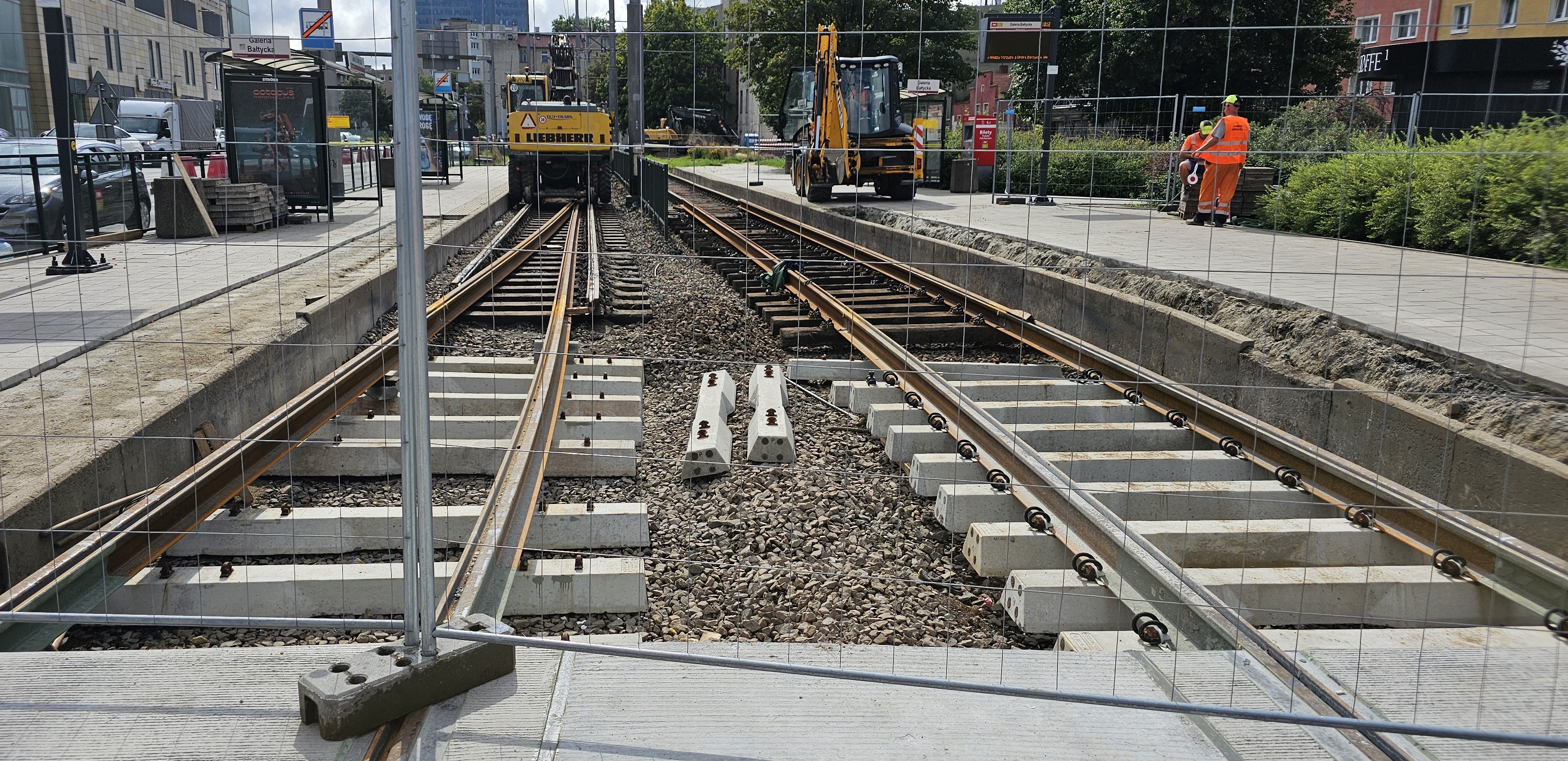 Modernizacja przejazdów i&nbsp;przejścia dla pieszych przez torowisko