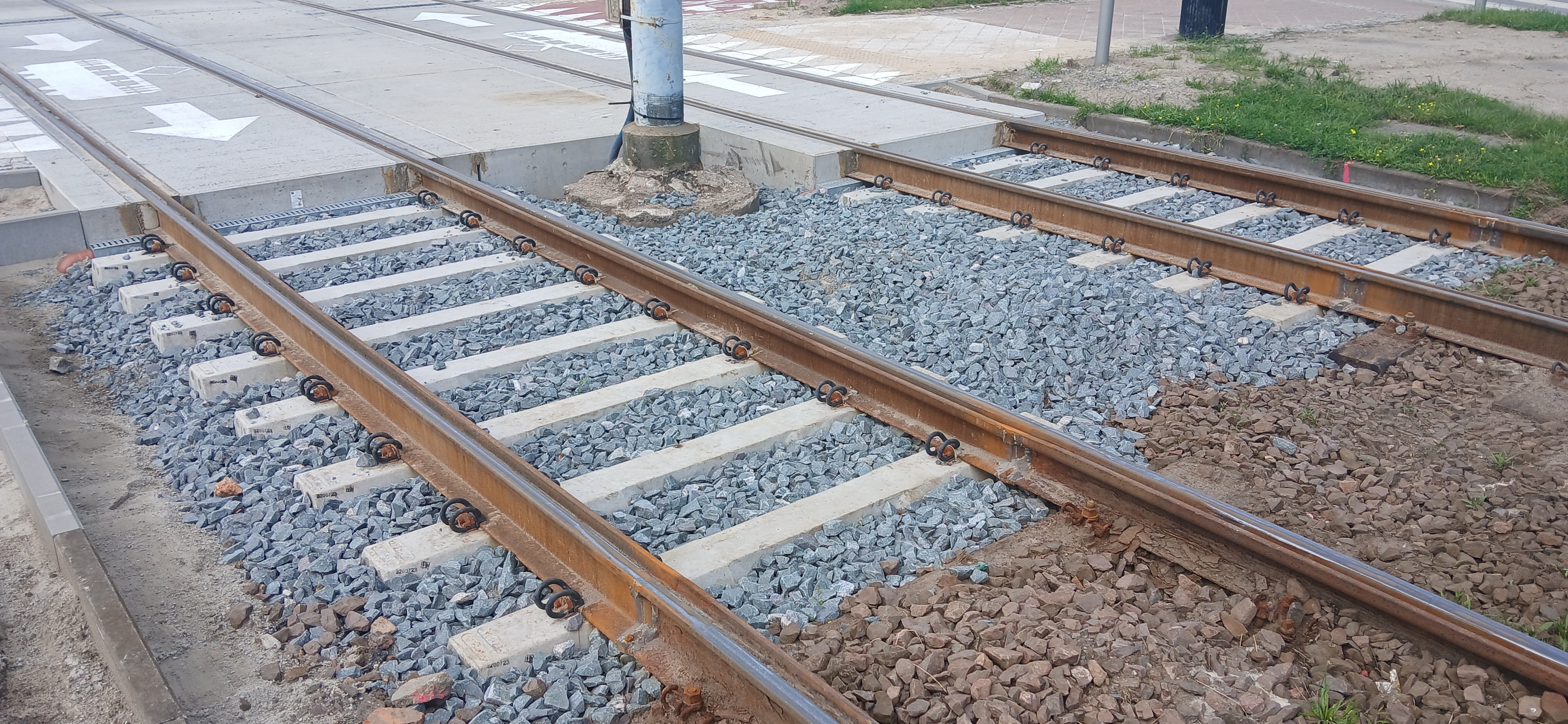 Przebudowany przejazdu drogowo - torowego na skrzyżowaniu ul. Błędnik / ul. Wały Piastowskie            