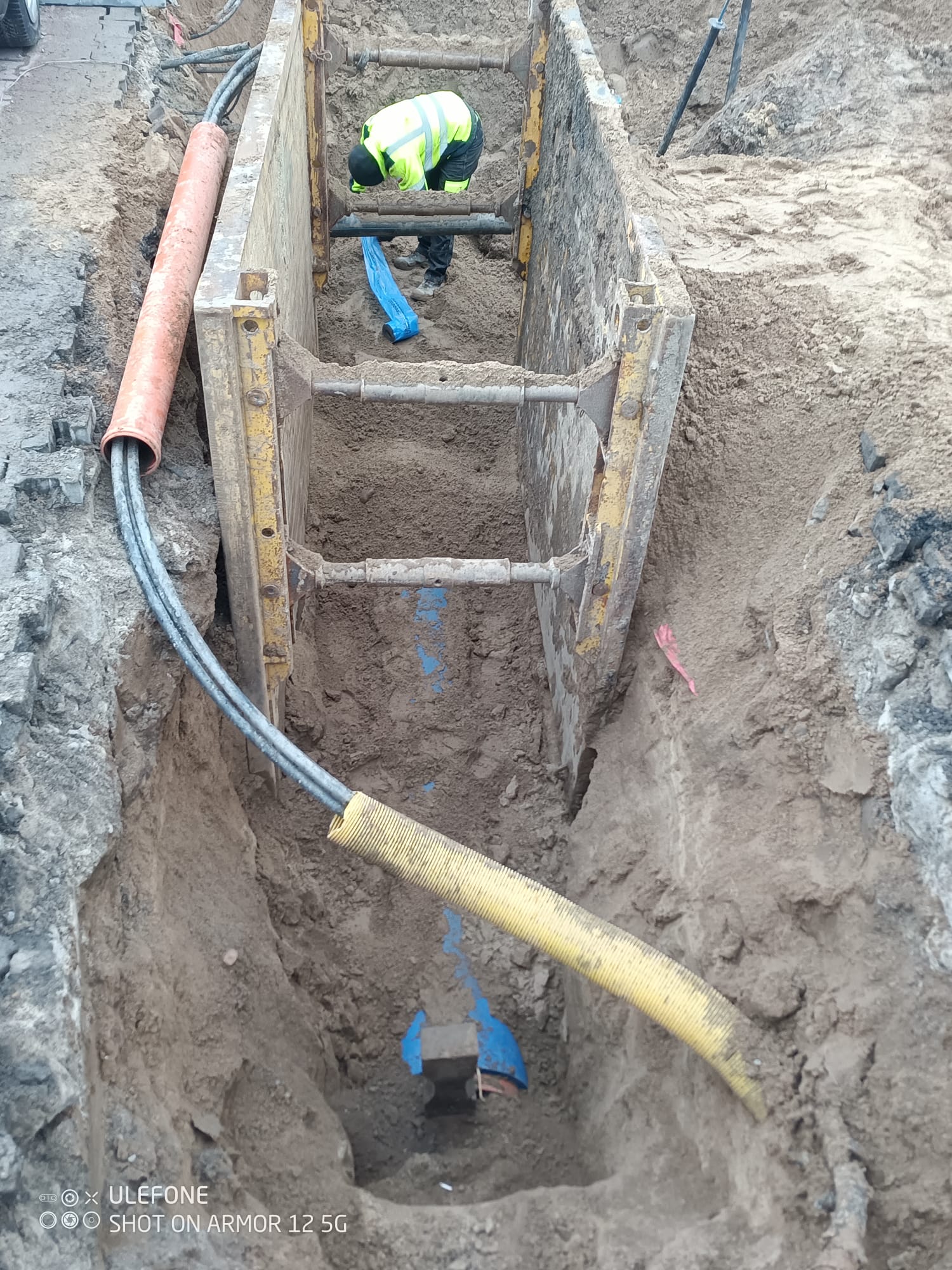 Przebudowa magistrali wodociągowej DN500 wraz z&nbsp;kanałem sanitarnym w&nbsp;rejonie ul. Kielnieńskiej 