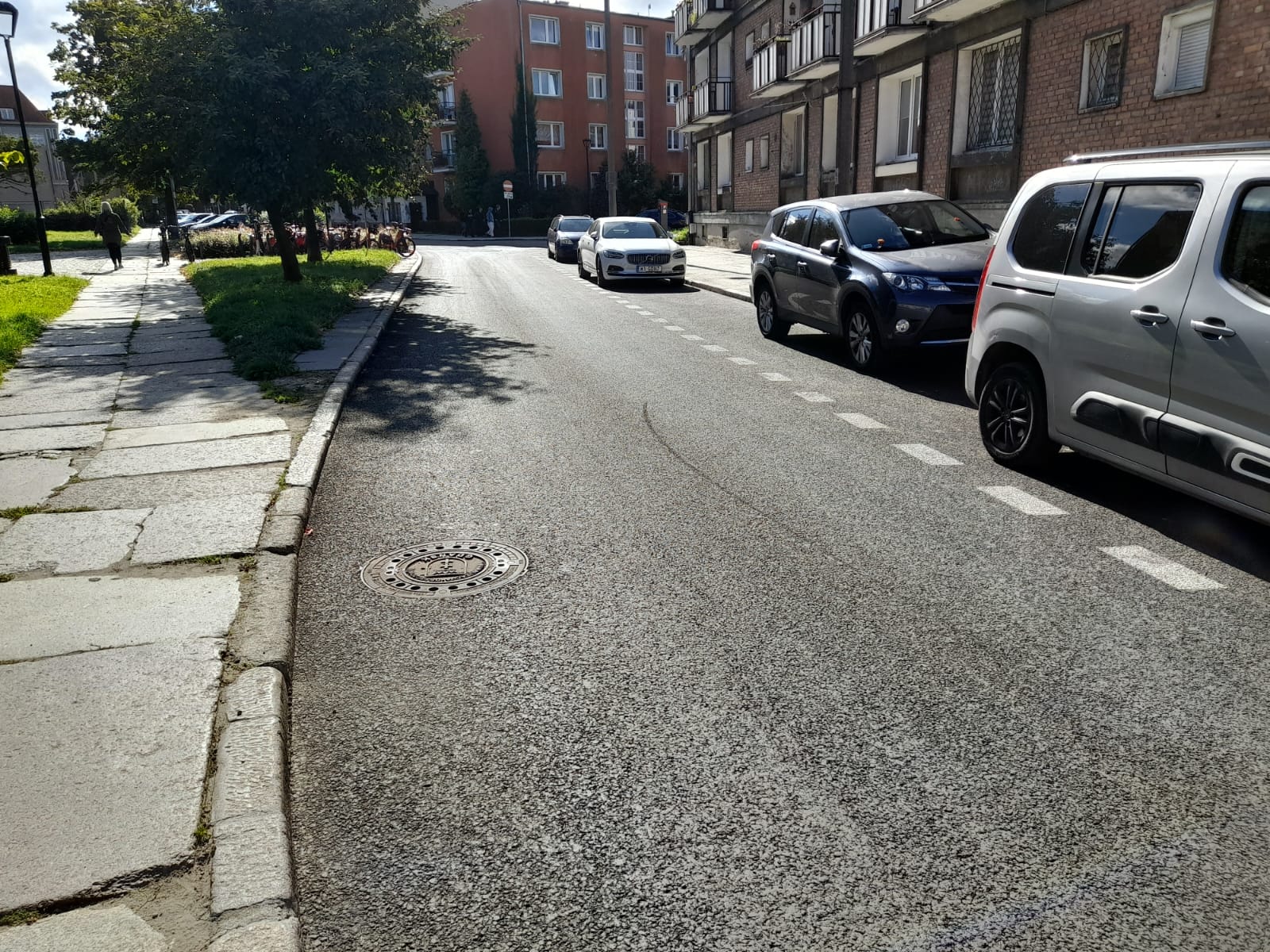 Przebudowa sieci wodociągowej i&nbsp;kanału sanitarnego w&nbsp;ul. Sierocej