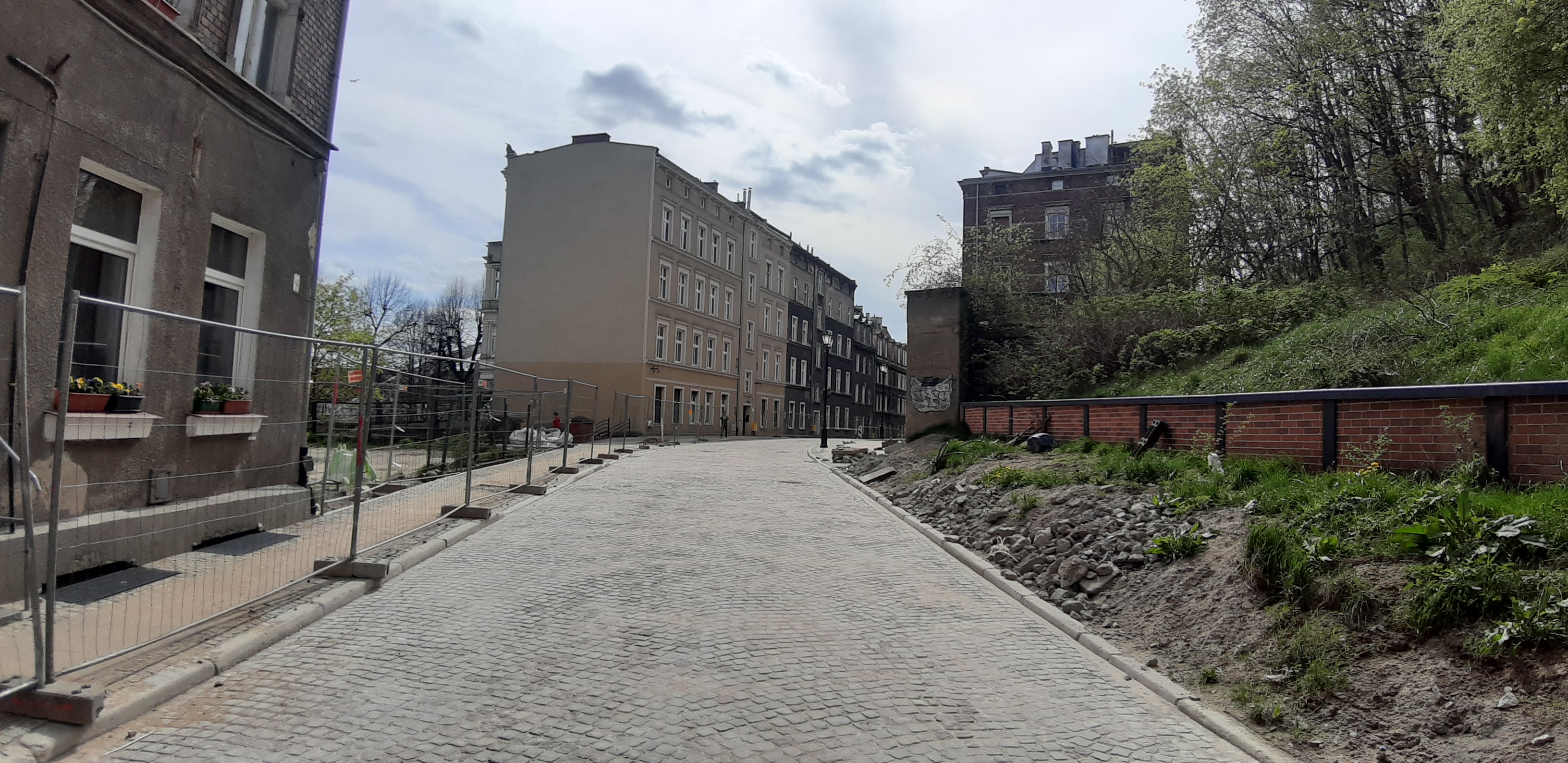 Przebudowa sieci wodociągowych i&nbsp;kanalizacji sanitarnych Biskupia Górka.