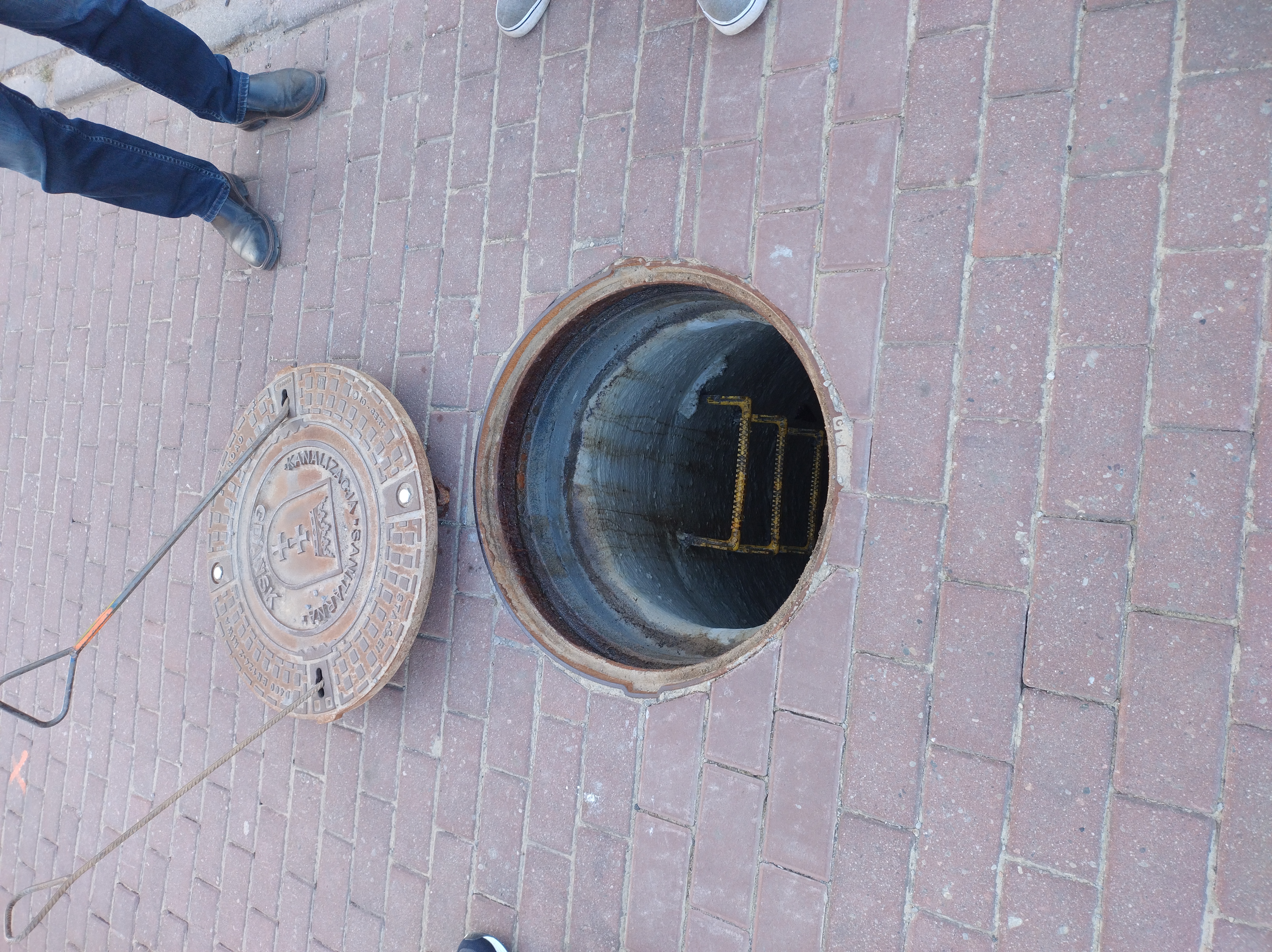 Przebudowa odcinków sieci kanalizacji sanitarnej w&nbsp;ul. Łostowickiej, Hallera, Witosa, Szopy, Hołdu Pruskiego i&nbsp;Polanki.