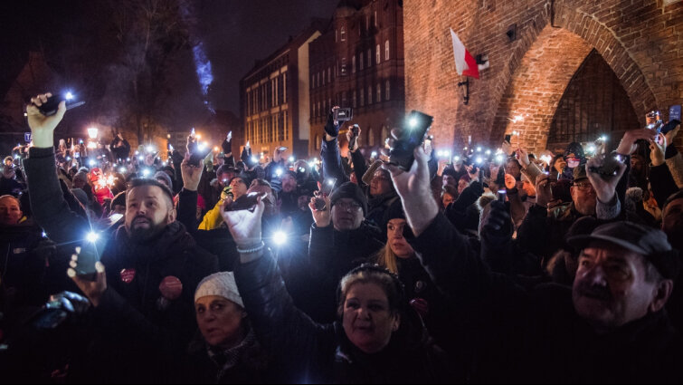 "Światełko dla Prezydenta" i msza na koniec żałoby po Pawle Adamowiczu