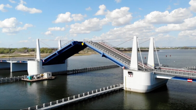 Zakończenie budowy mostu zwodzonego w Sobieszewie
