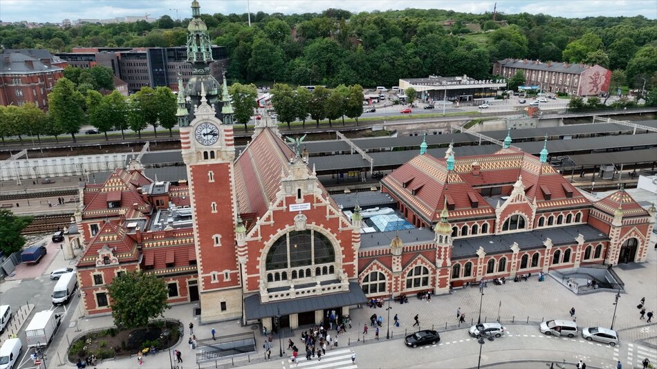 Dworzec kolejowy Gdańsk Główny znów przyjmuje pasażerów