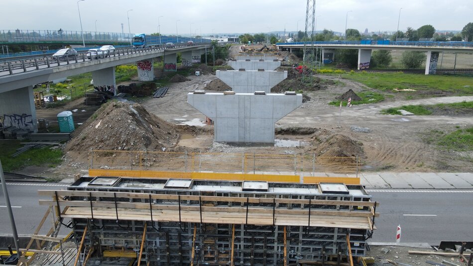 Elbląska: wiadukt rośnie jak na drożdżach