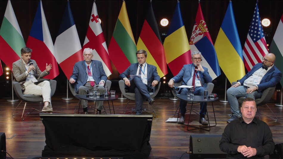 Przemoc, populizm, autorytaryzm