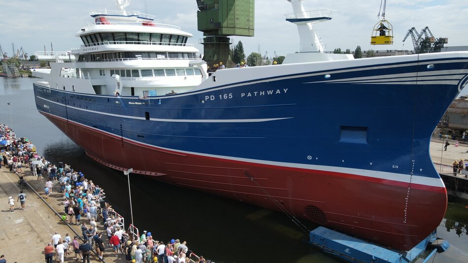 Wodowanie trawlera w stoczni Karstensen