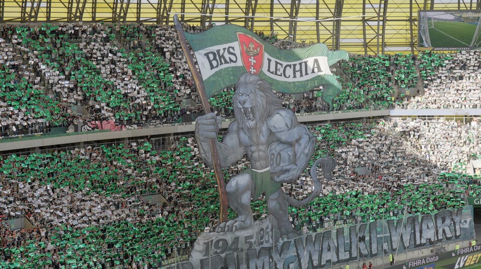 Lechia lepsza w derbach