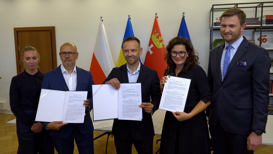 Podpisanie umowy na przebudowę mostu Siennickiego