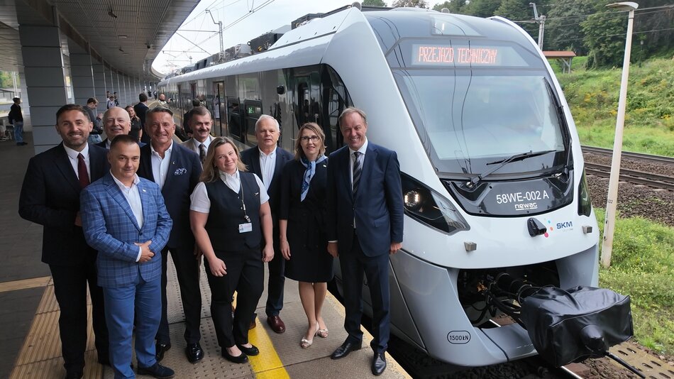 Nowe pociągi dla SKM już na torach