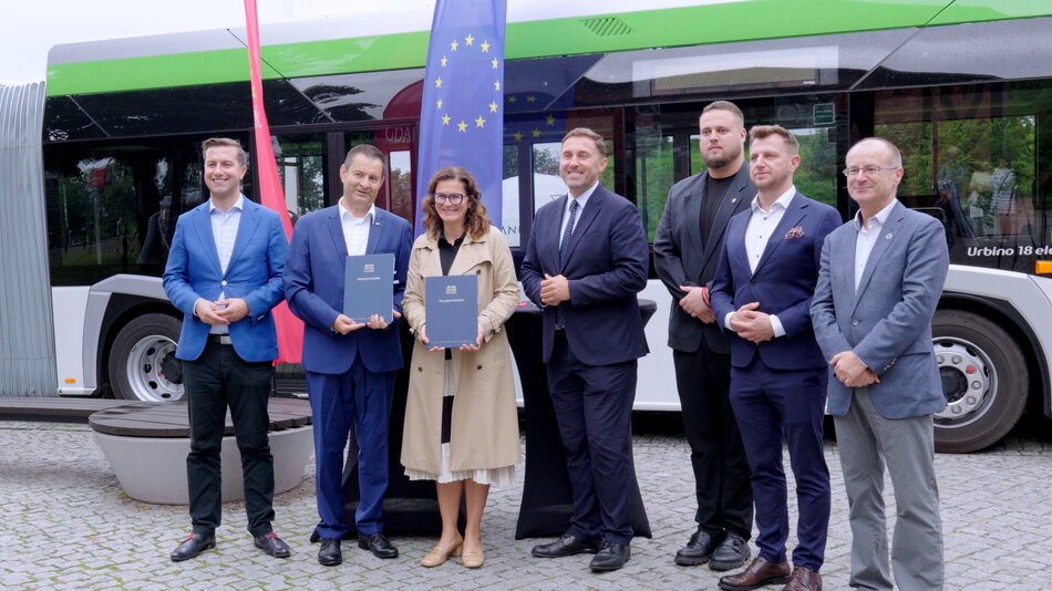 Podpisanie umowy na autobusy elektryczne