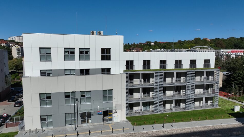 Dwie instytucje miejskie przy ul. Skrajnej 5