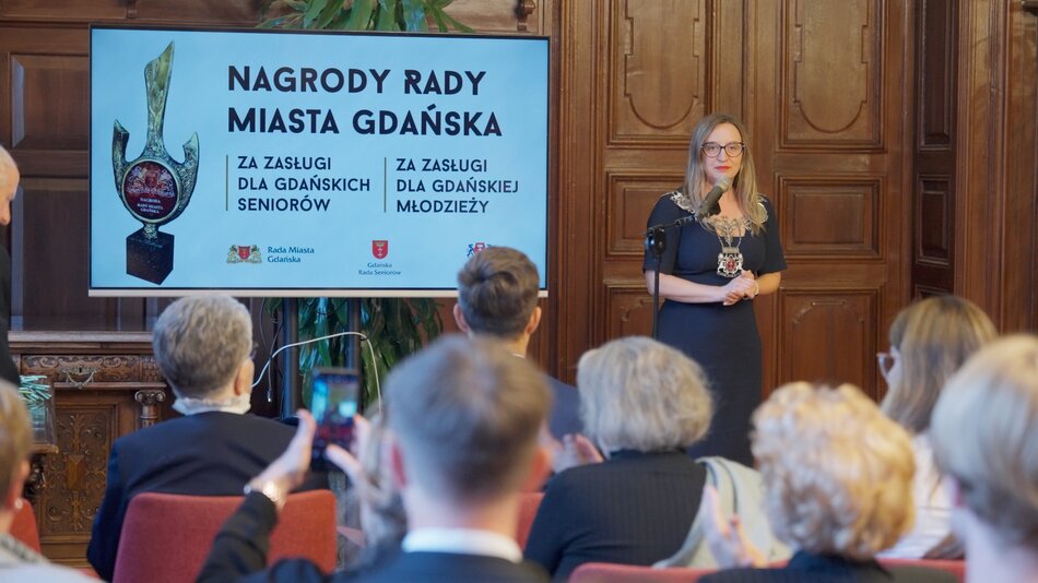 Trójzęby za wsparcie młodzieży i seniorów