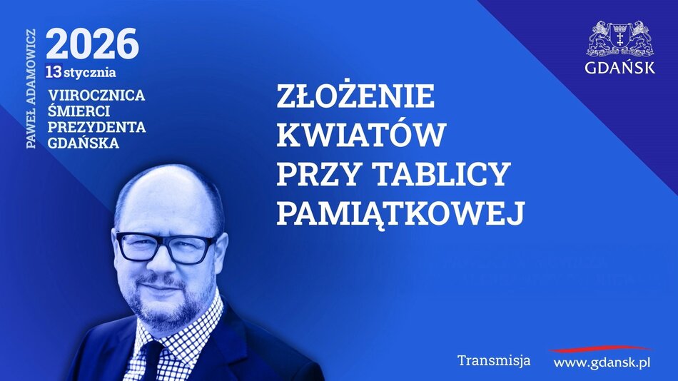 Złożenie kwiatów przy tablicy pamiątkowej