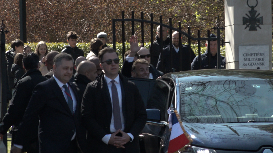 Prezydent Macron na Cmentarzu Francuskim w Gdańsku