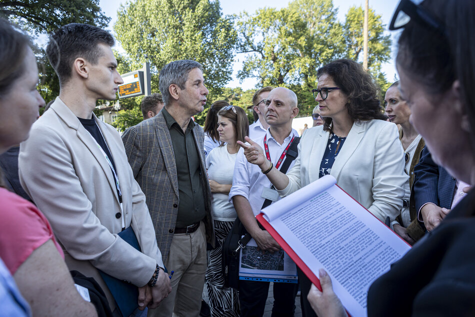 Ulicami Brzeźna- służbowy spacer prezydent Gdańska