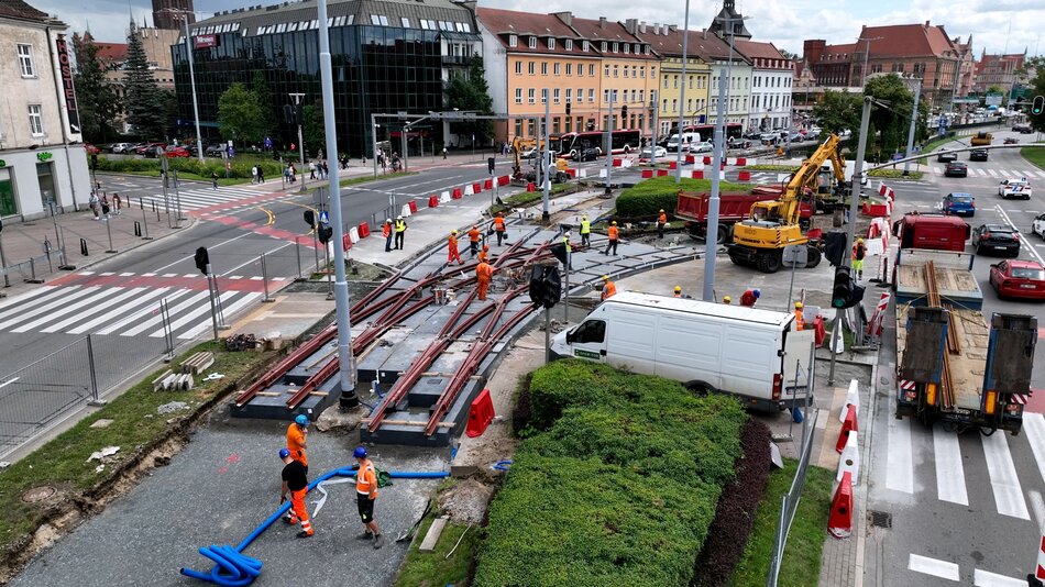 Modernizacja Huciska. Trwa układanie rozjazdów