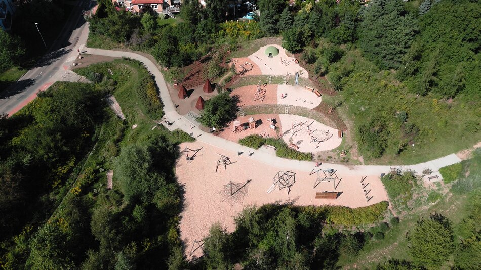 Nowy plac zabaw przy ul. Srebrnej