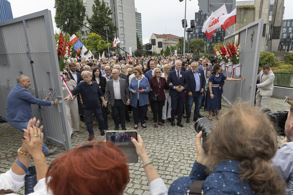 Narodziny Solidarności - Brama nr. 2 otwarta