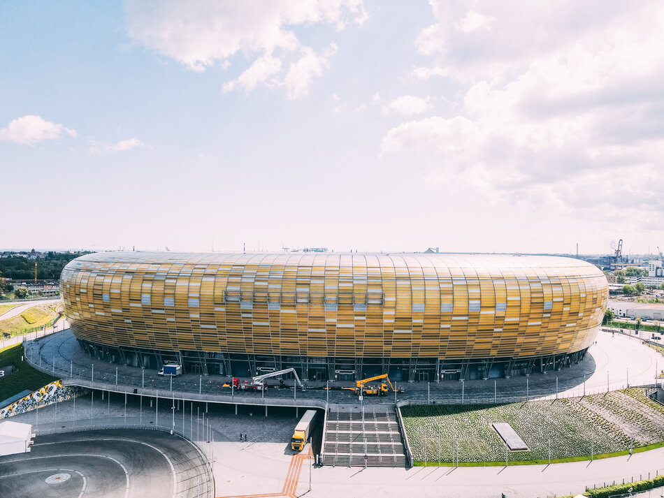 Przed finałem Ligi Europy UEFA. Baner na Polsat Plus Arenie Gdańsk