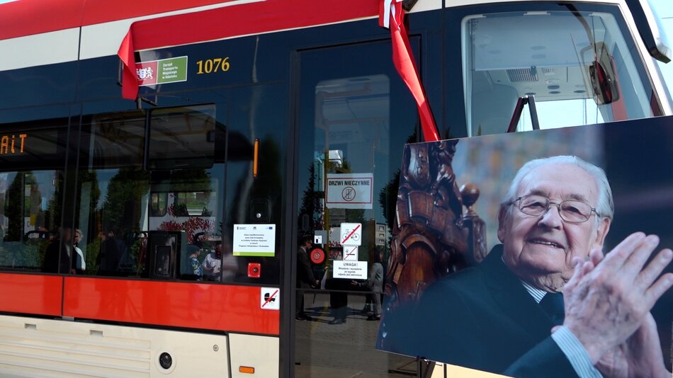 Uroczystość nadania imienia Andrzeja Wajdy gdańskiemu tramwajowi