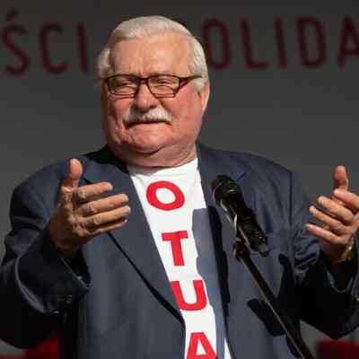 Uroczyste wręczenie Lechowi Wałęsie uchwały Senatu RP