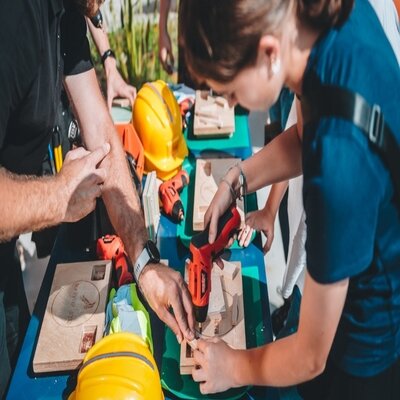 Link do opisu wydarzenia: Brama stoczniowa. Warsztaty dla rodzin